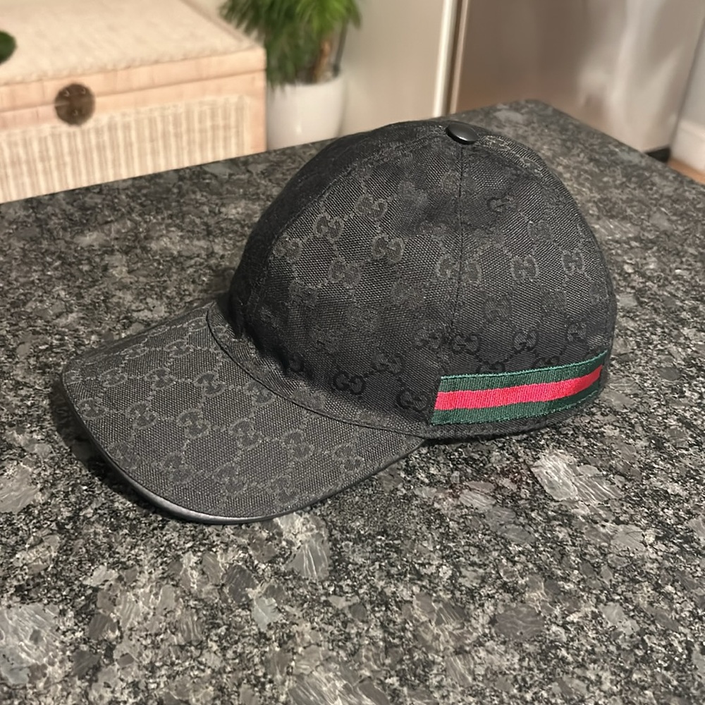 🦁 Gucci Signature GG Monogram Baseball Hat - Picture 9 of 16